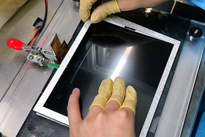 Ligne de production 29 Assembler le cadre supérieur en fer