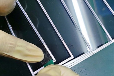 Ligne de production 33 Fixer le ruban Easy Tear