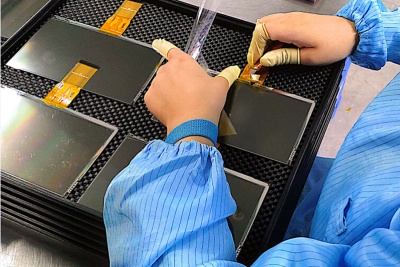 Ligne de production 19 Fixation FPC avec adhésif de renforcement