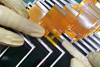 Ligne de production 32 Coller les pastilles de soudure à haute température