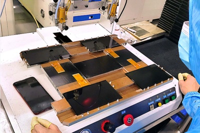 Ligne de production 20 Collage de terminaux ITO