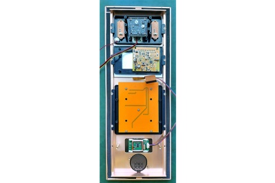 Ligne de production 75 Installer le clavier et installer le module Bluetooth
