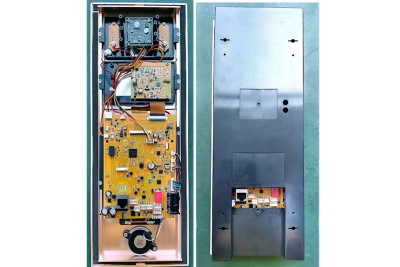 Ligne de production 77 Installer la carte mère et verrouiller le capot arrière