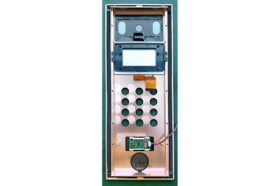 Ligne de production 70 Verrouiller les protections supérieure et inférieure et installer les lentilles